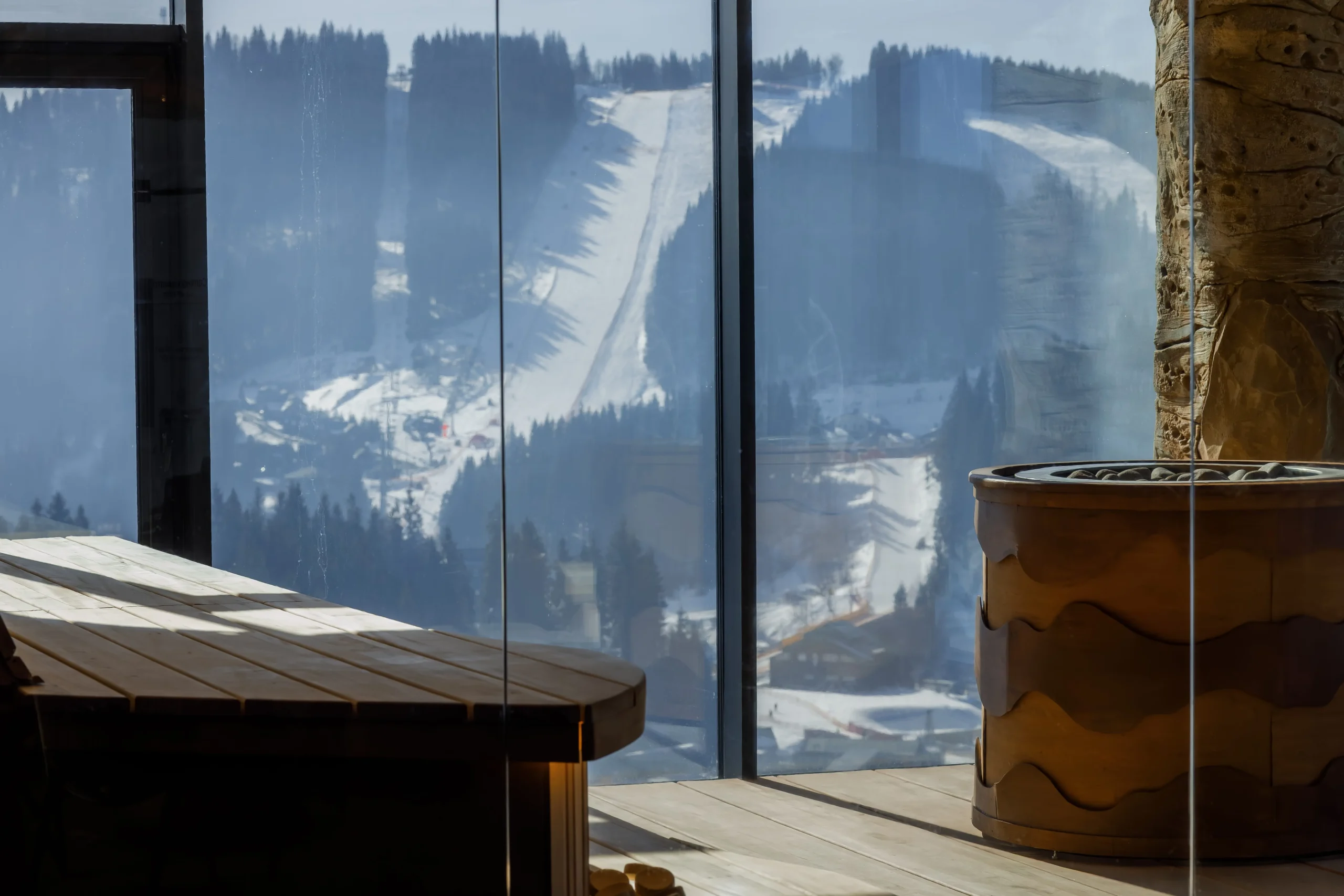 Glacier Sky SPA: o călătorie prin cele 4 elemente la apogeul Carpaților (foto)
